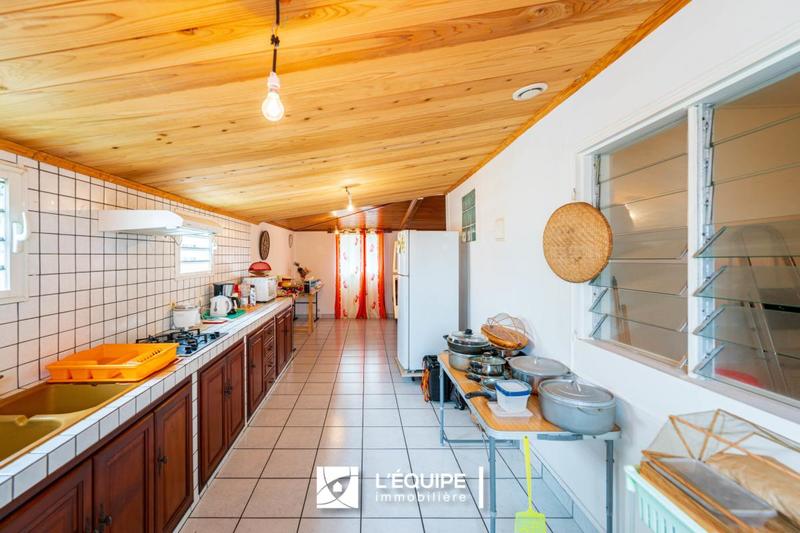 Maison - 210 m² - 8 pièces