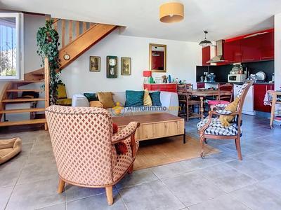 Maison - 99 m² - 4 pièces