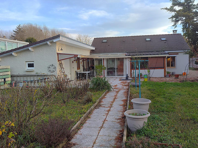 Maison - 92 m² - 6 pièces