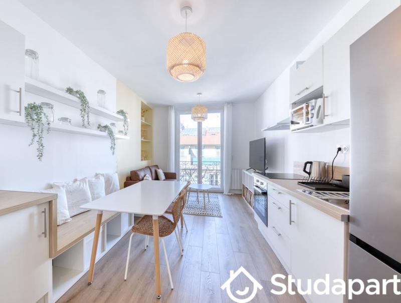 Chambre - 13 m² - 1 pièce