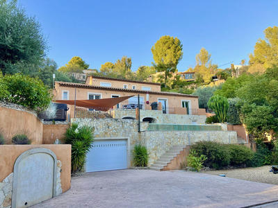 Propriété - 160 m² - 6 pièces