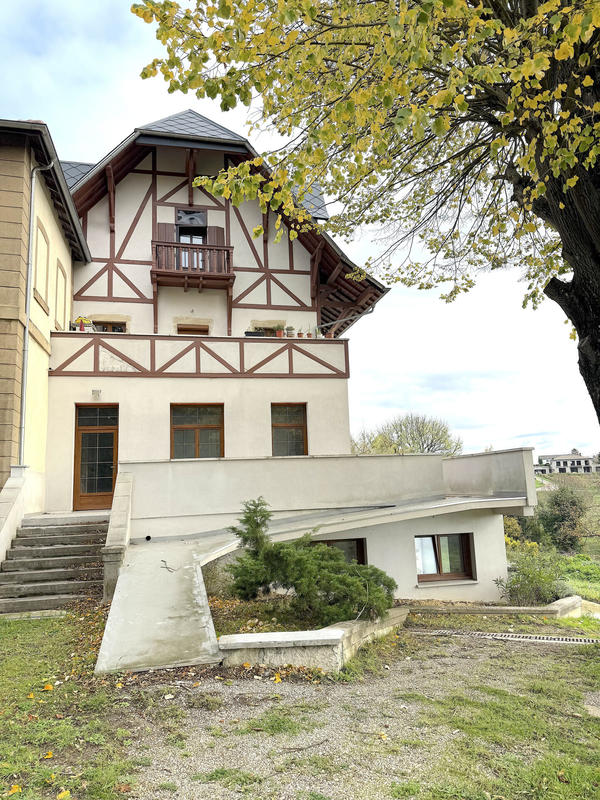 Appartement - 144 m² - 5 pièces