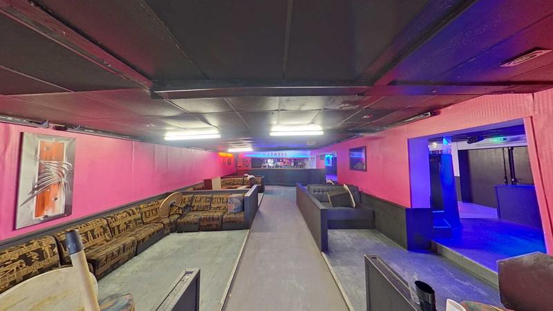 Maison - 328 m² - 9 pièces