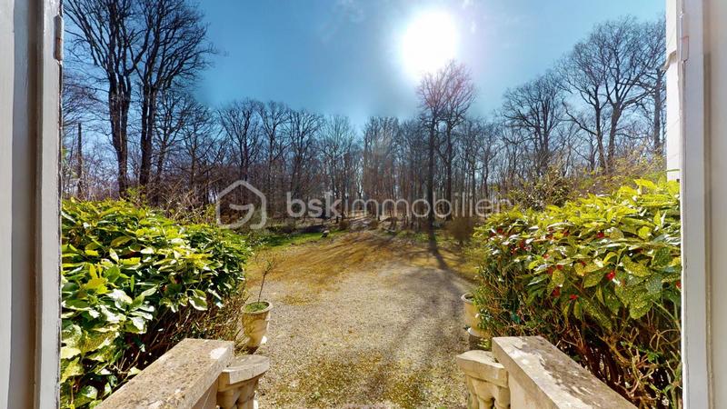 Demeure - 197 m² - 10 pièces