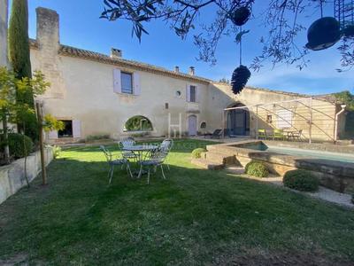 Mas - 300 m² - 8 pièces