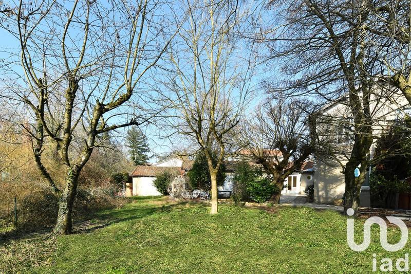 Maison - 202 m² - 8 pièces