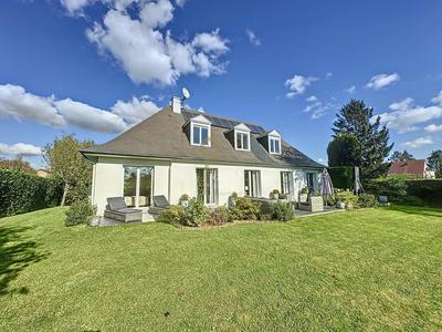 Maison - 212 m² - 7 pièces