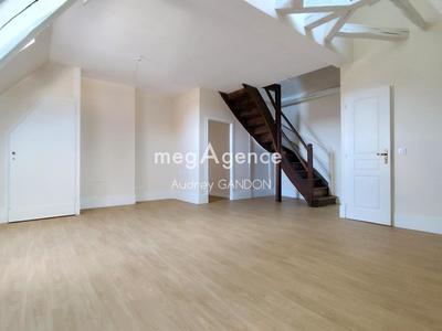 Appartement - 75 m² - 6 pièces