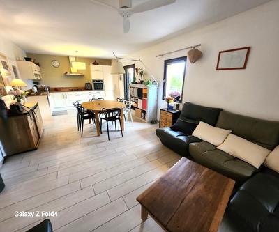 Maison - 220 m² - 8 pièces