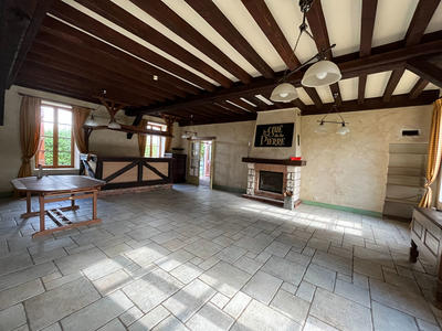 Maison - 270 m² - 6 pièces