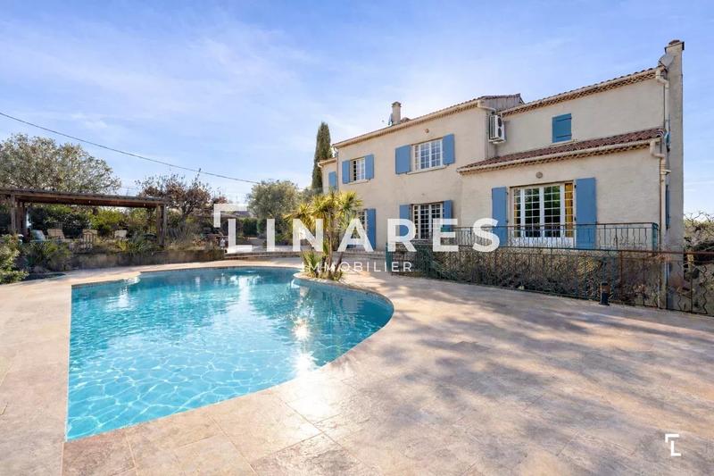 Maison - 369 m² - 7 pièces