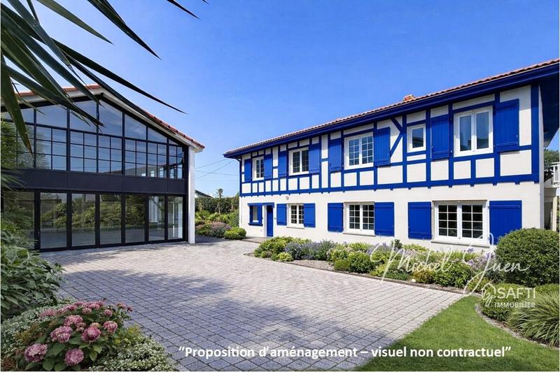 Maison - 260 m² - 8 pièces