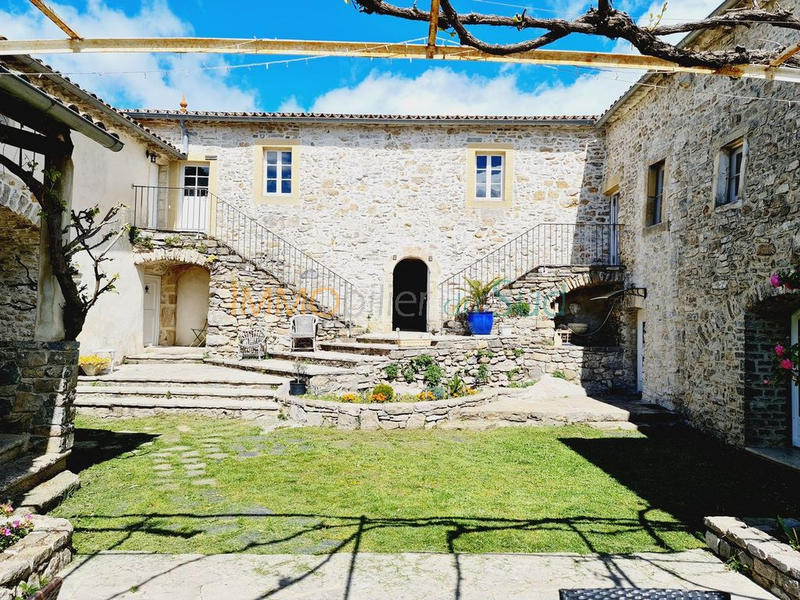 Mas - 280 m² - 13 pièces