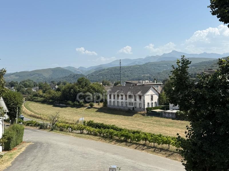 Maison - 220 m² - 11 pièces