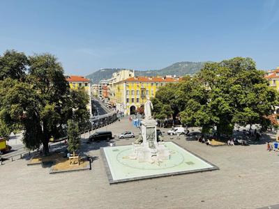 Appartement - 120 m² - 5 pièces