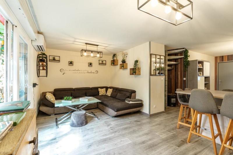 Appartement - 96 m² - 5 pièces