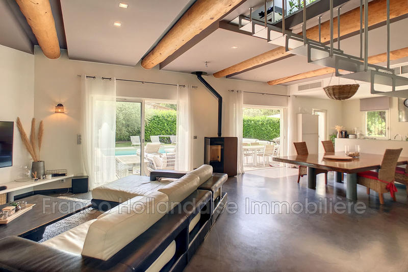 Maison - 324 m² - 10 pièces