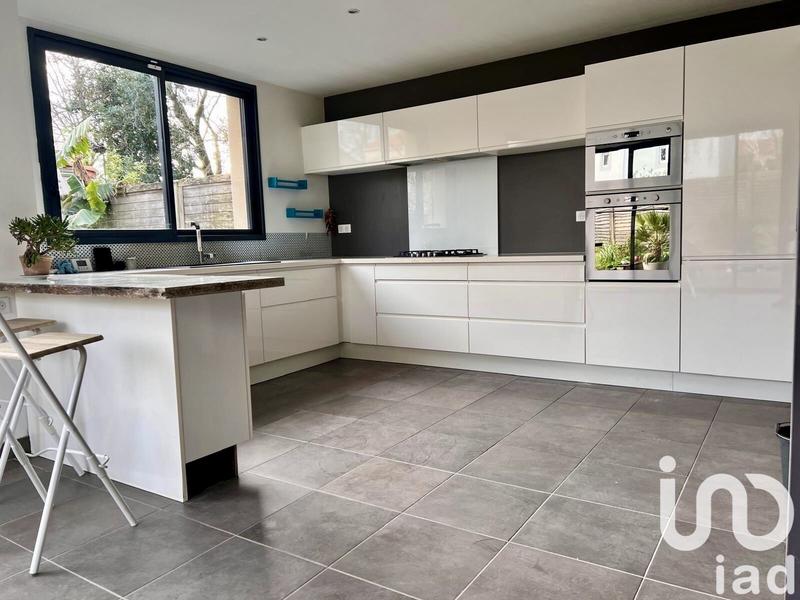 Maison - 122 m² - 5 pièces