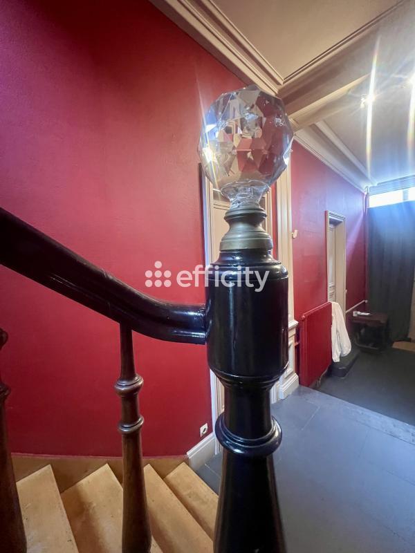 Maison - 205 m² - 7 pièces