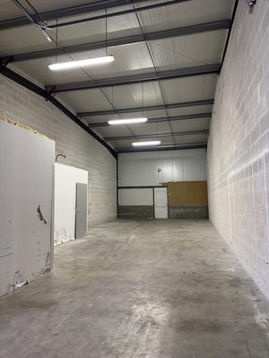 Local d'activités - 138 m² - 3 pièces