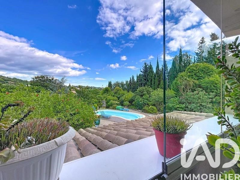 Maison - 197 m² - 6 pièces