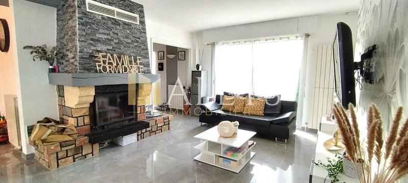 Maison - 165 m² - 8 pièces