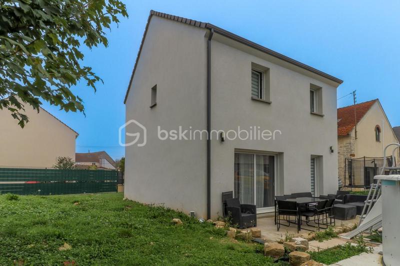 Maison - 94 m² - 4 pièces