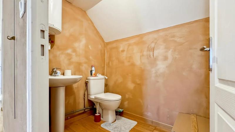 Maison - 256 m² - 8 pièces