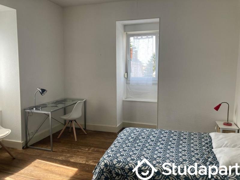 Chambre - 13 m² - 1 pièce