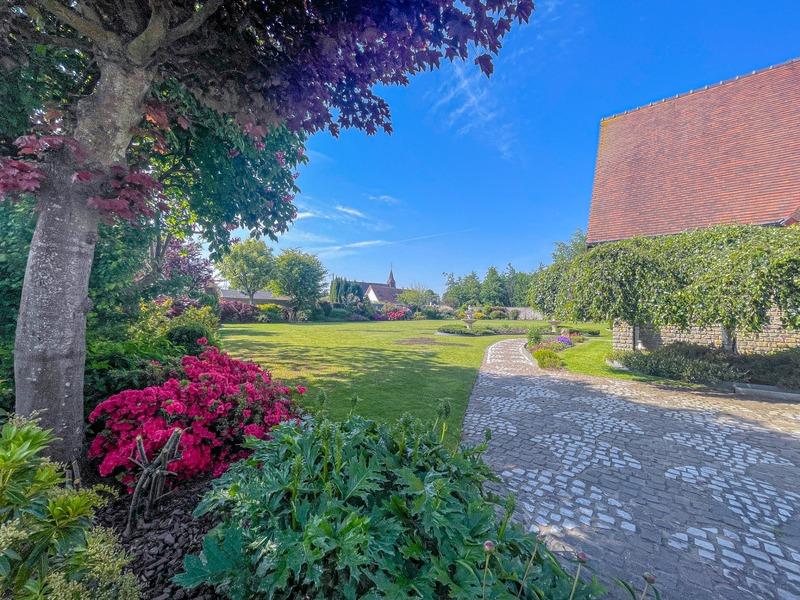 Maison en pierre - 295 m² - 8 pièces