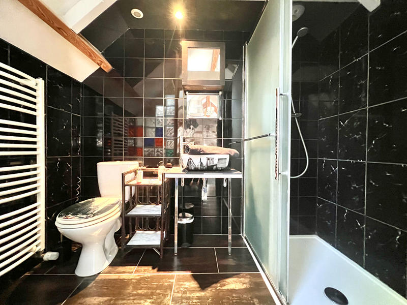 Maison - 483 m² - 16 pièces