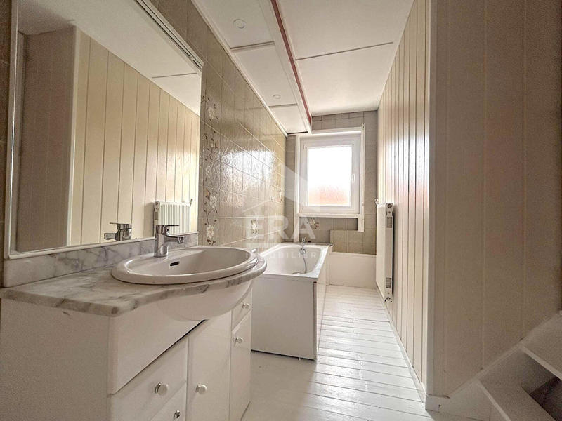 Maison - 97 m² - 6 pièces