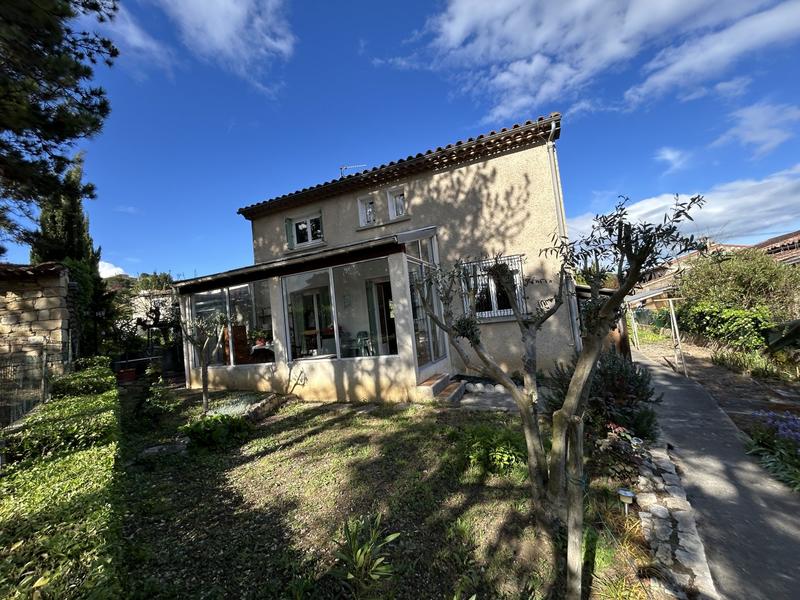 Maison traditionnelle - 135 m² - 6 pièces