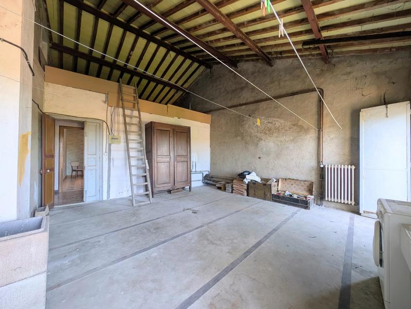 Maison - 260 m² - 9 pièces