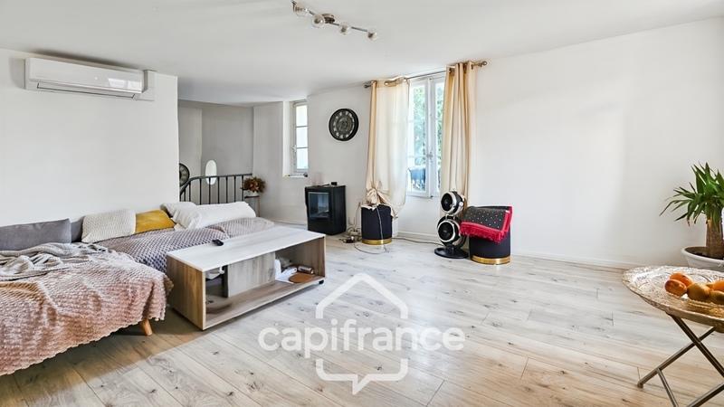 Maison - 220 m² - 9 pièces