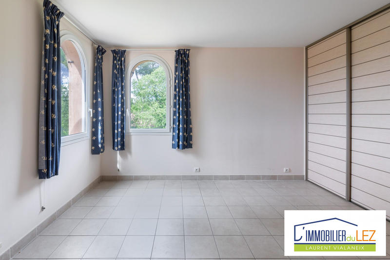 Maison - 202 m² - 8 pièces