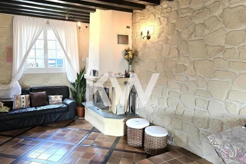 Maison - 268 m² - 7 pièces