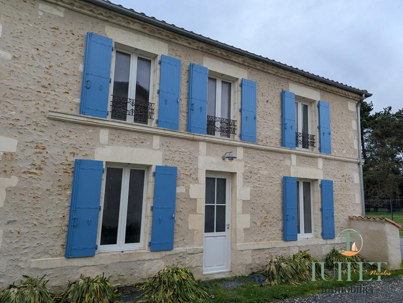 Maison ancienne - 166 m² - 8 pièces