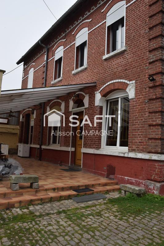 Maison - 207 m² - 5 pièces