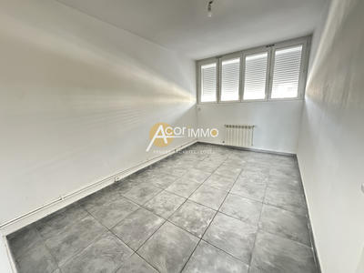 Appartement - 75 m² - 4 pièces