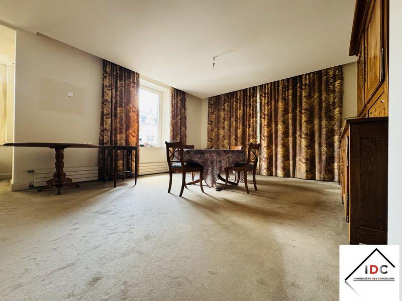 Appartement - 155 m² - 5 pièces