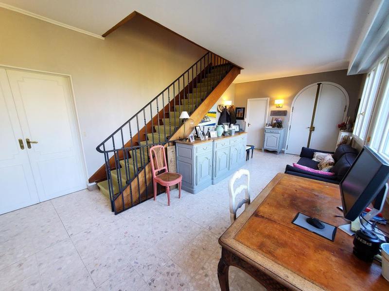 Maison - 285 m² - 8 pièces