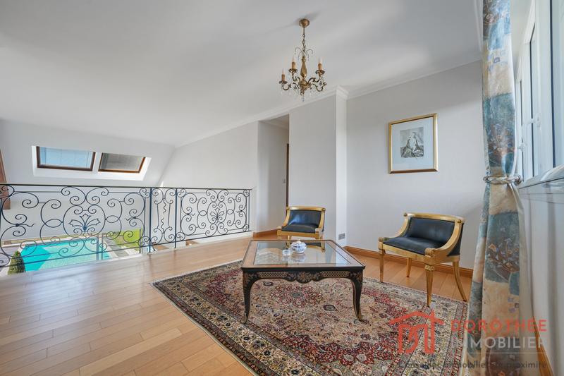 Villa - 248 m² - 8 pièces