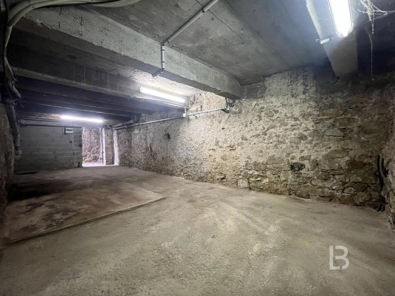 Parking / Garage - 33 m²