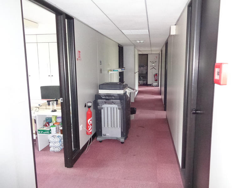 Bureau - 3 160 m²