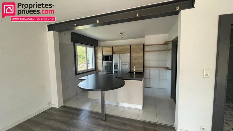 Maison - 232 m² - 9 pièces