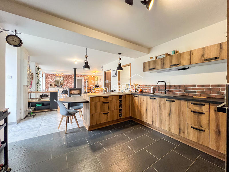 Maison - 232 m² - 6 pièces