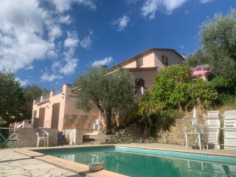 Villa - 170 m² - 8 pièces