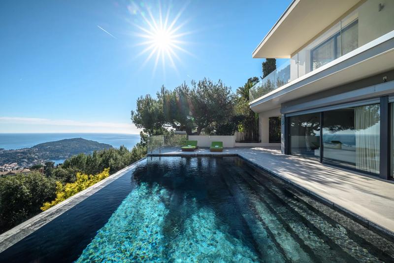 Villa - 300 m² - 9 pièces