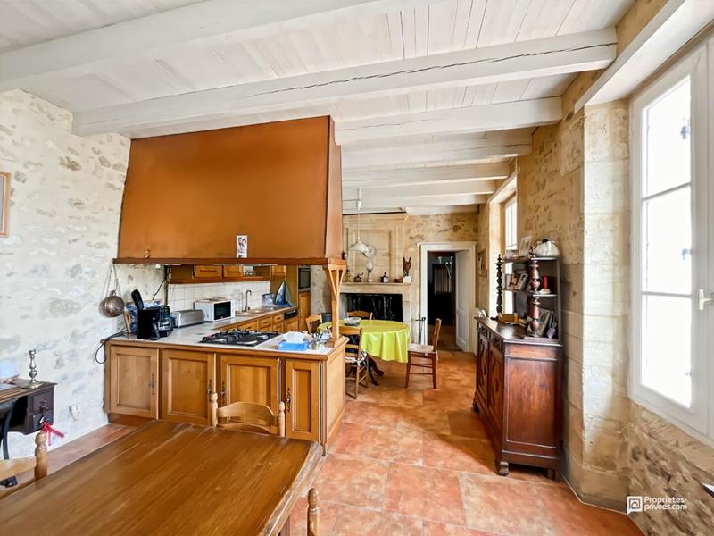 Maison - 155 m² - 9 pièces